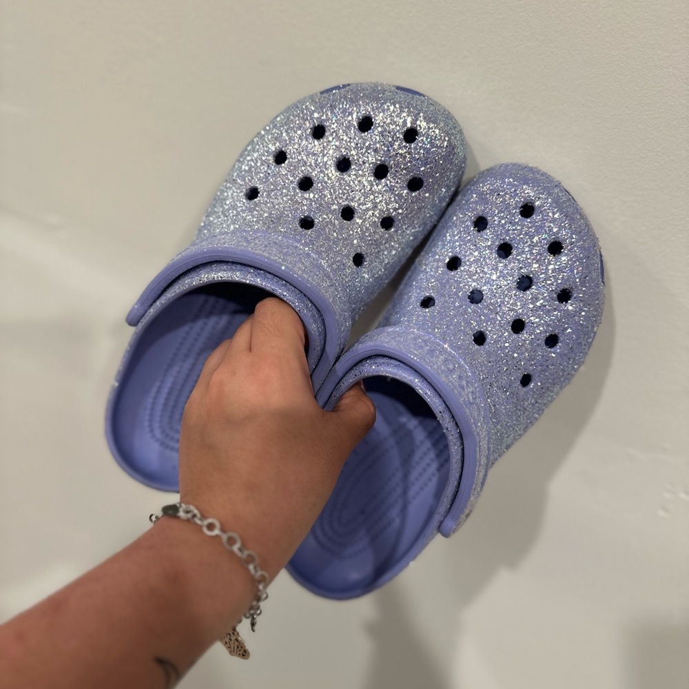 WOMENS SIZE 8 purple glitter crocs 💜